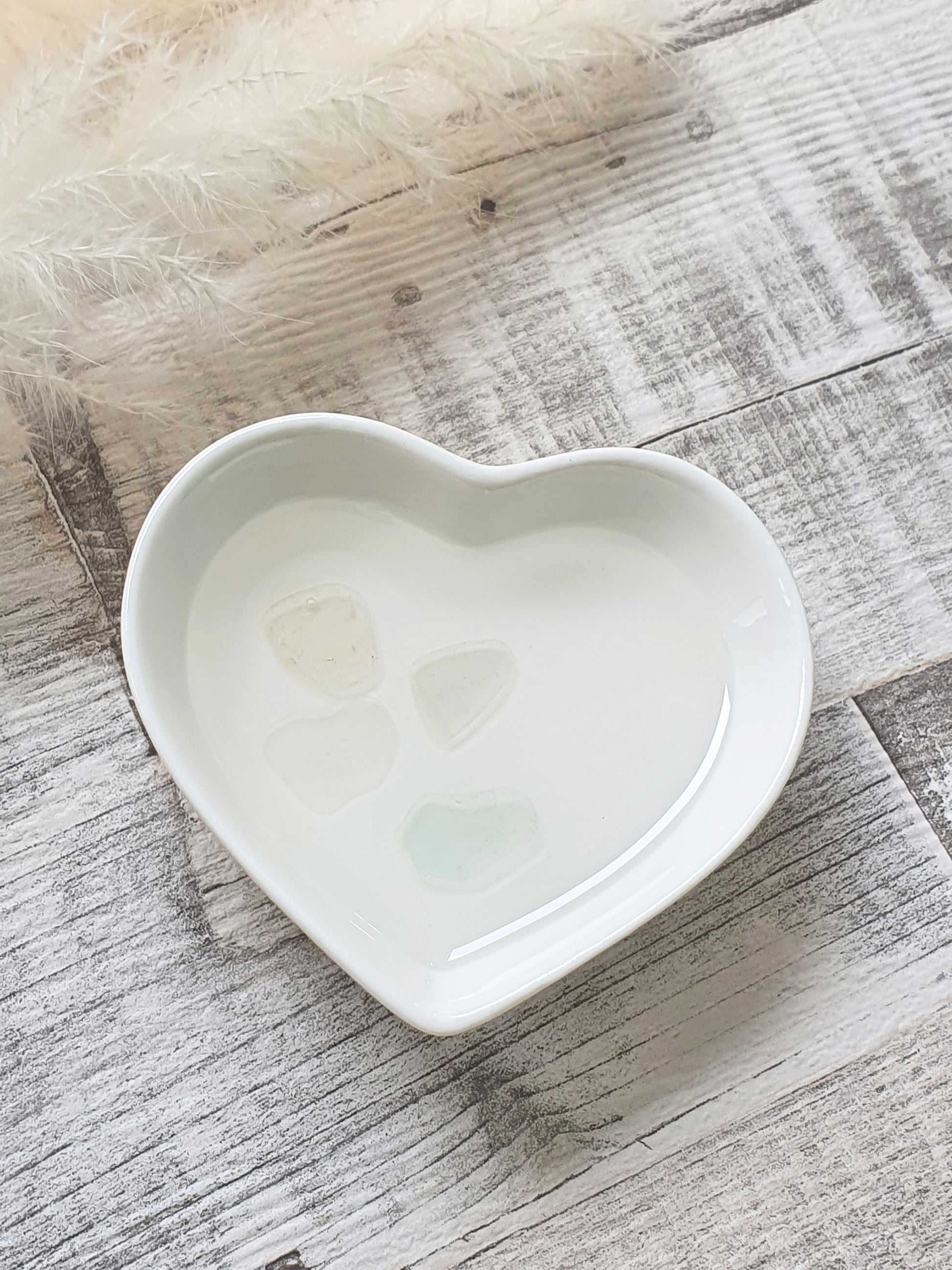 BRAND NEW Sea Glass Heart Shape Trinket Dish - Sea Foam - Alfia