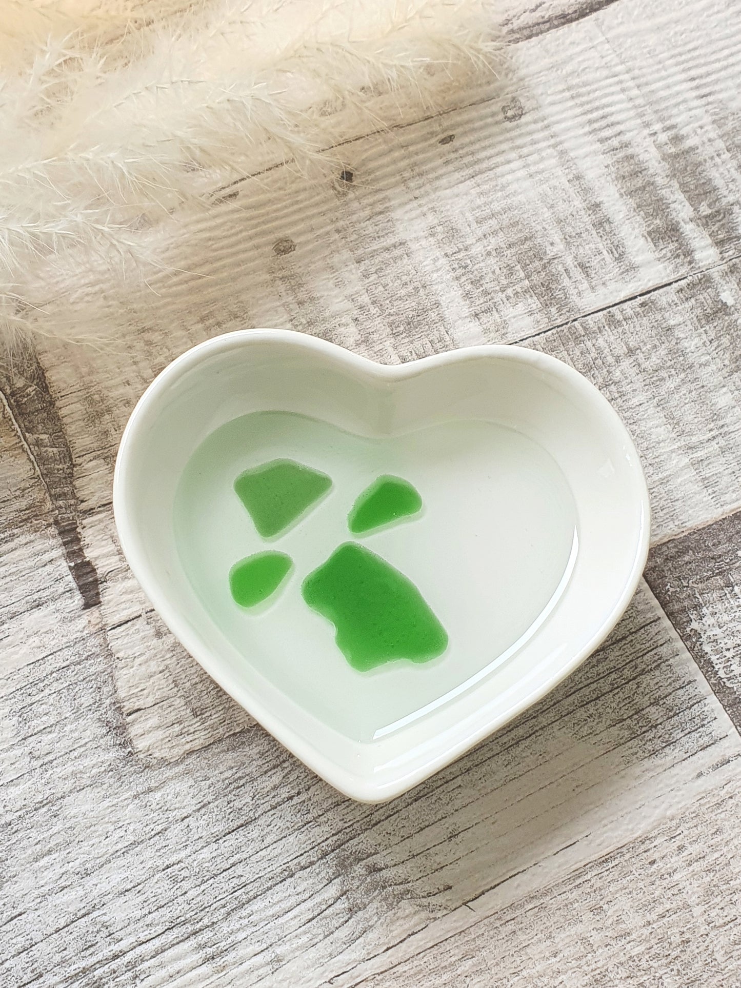 BRAND NEW Heart Shaped & Sea Glass Trinket Dish - Bottle Green - Alfia