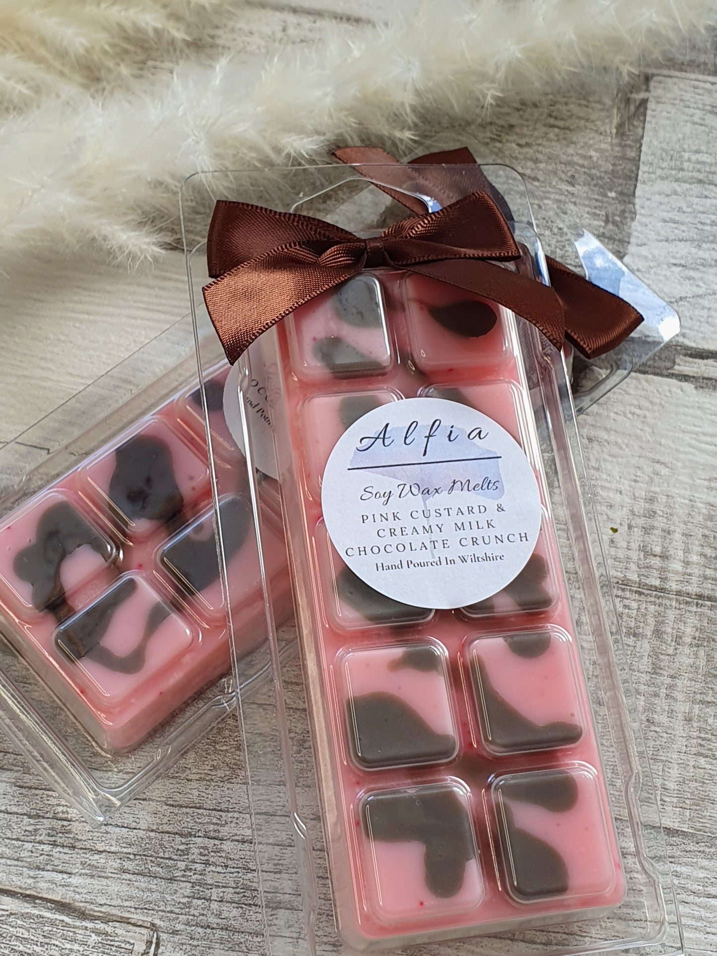 NEW Pink Custard & Creamy Milk Chocolate Crunch Snap Bar - Alfia